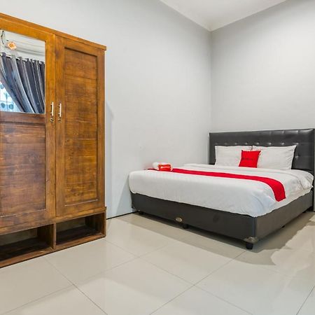 Reddoorz Near Surabaya Zoo Hotel Екстериор снимка