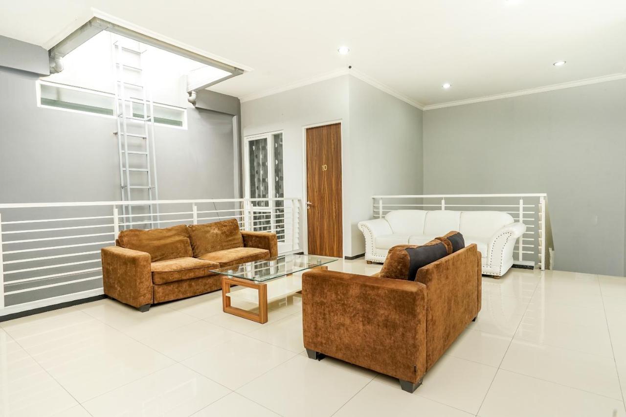 Reddoorz Near Surabaya Zoo Hotel Екстериор снимка