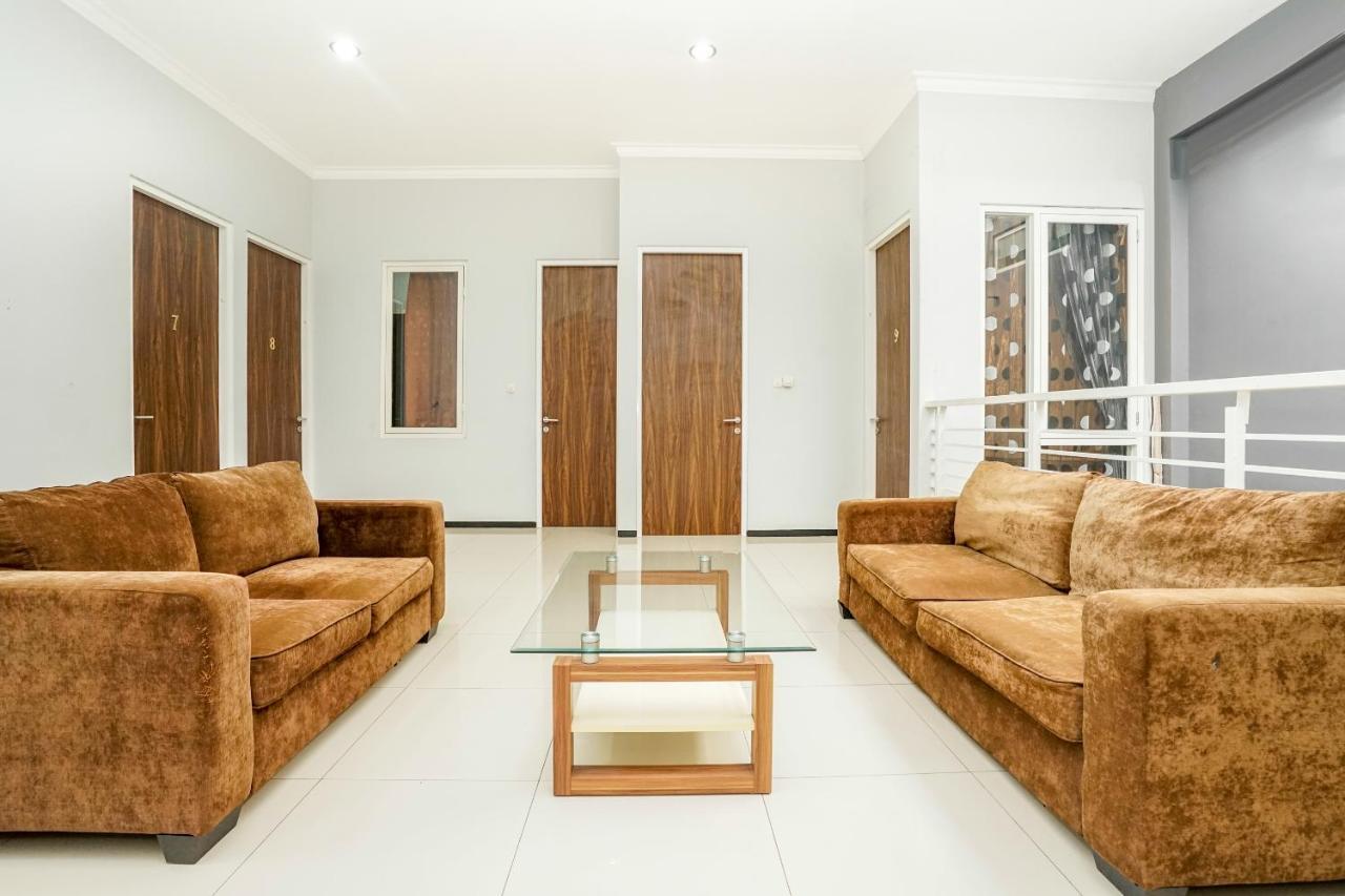 Reddoorz Near Surabaya Zoo Hotel Екстериор снимка