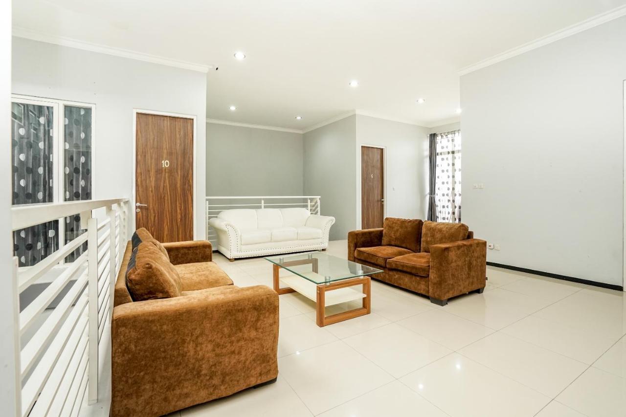 Reddoorz Near Surabaya Zoo Hotel Екстериор снимка