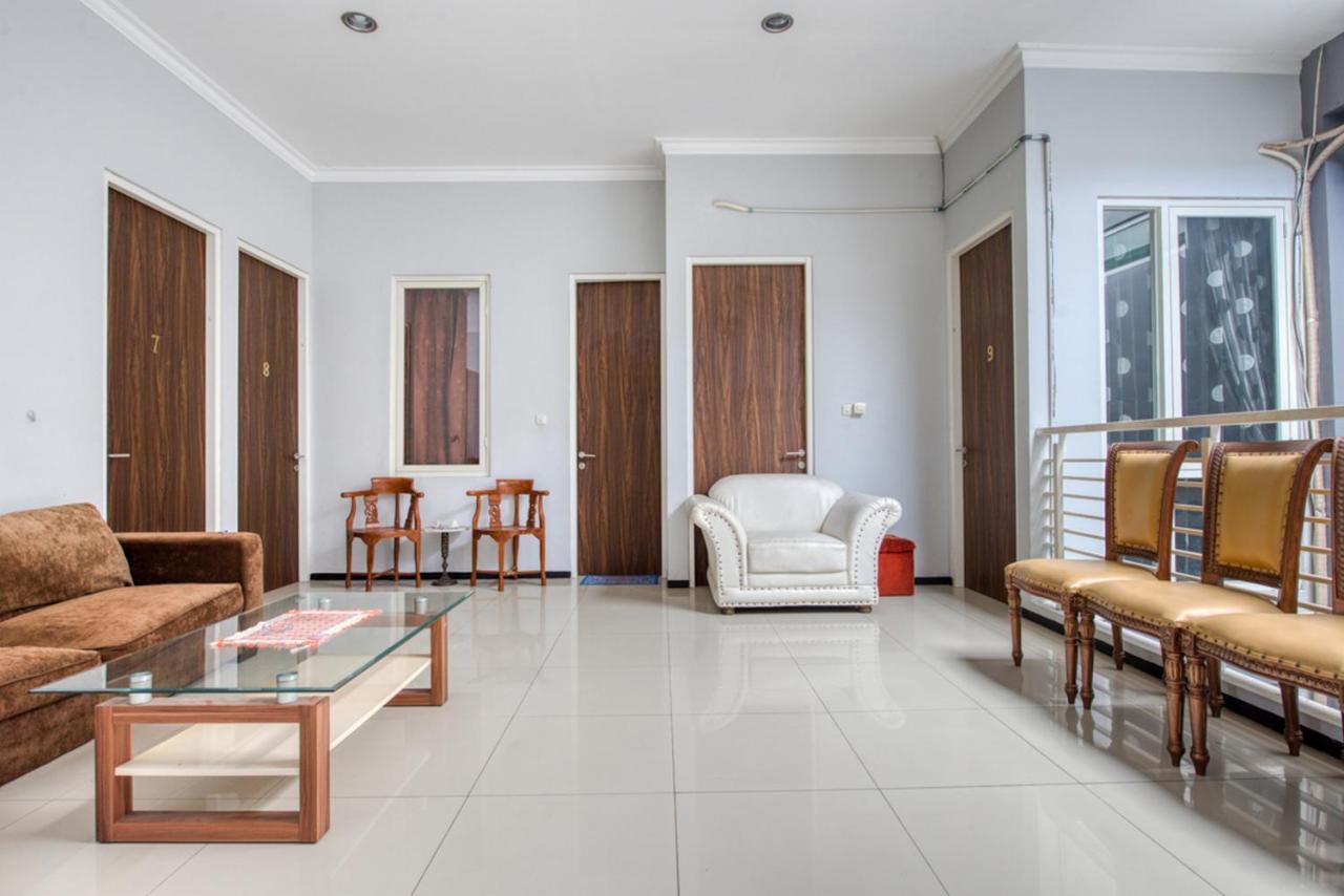 Reddoorz Near Surabaya Zoo Hotel Екстериор снимка