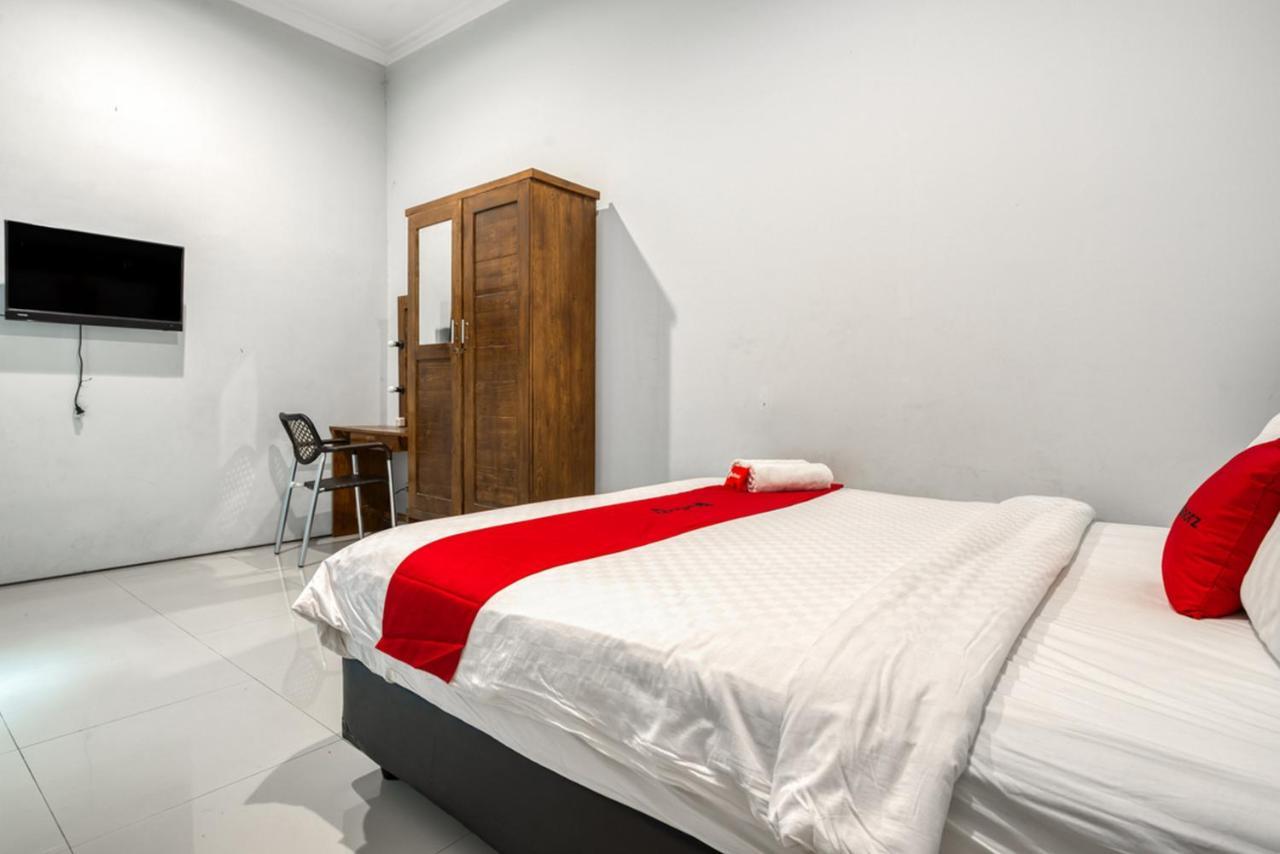 Reddoorz Near Surabaya Zoo Hotel Екстериор снимка