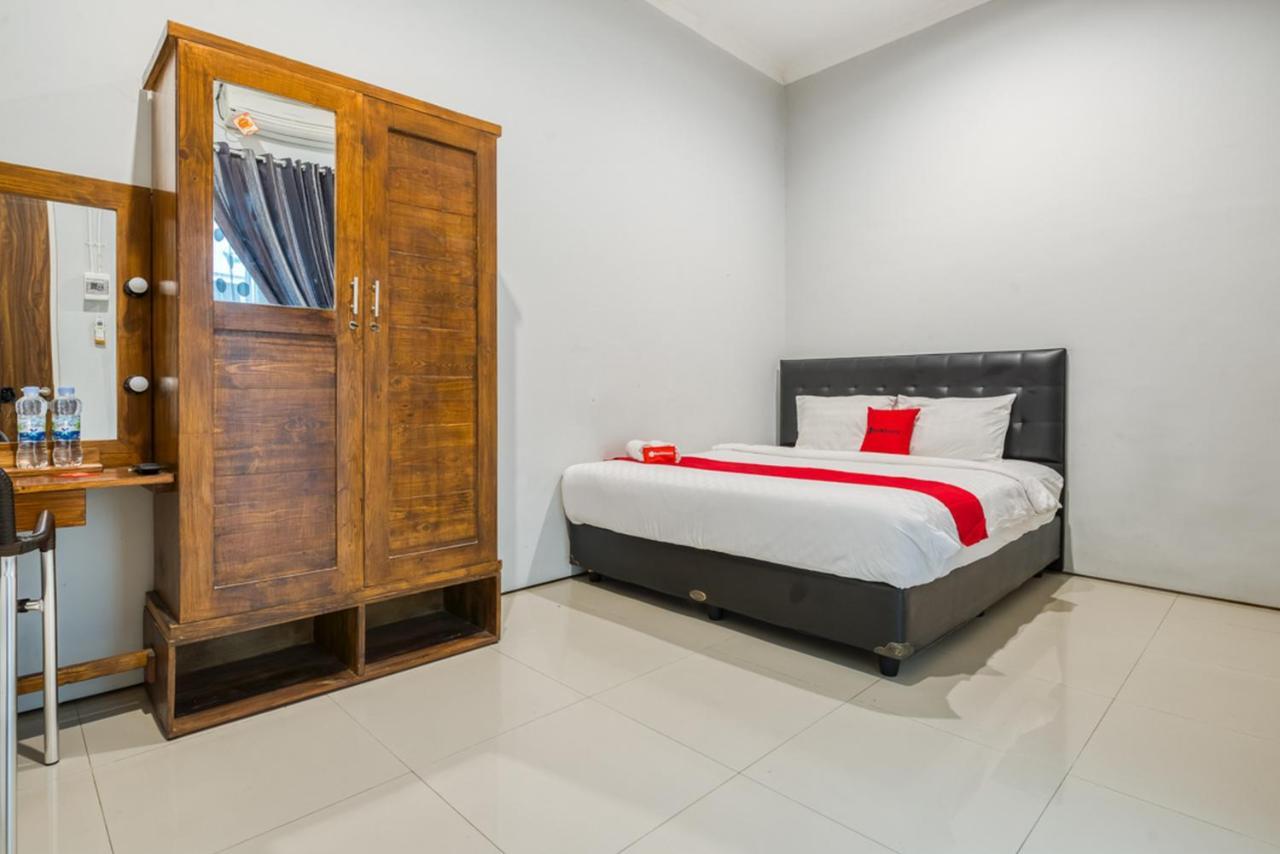 Reddoorz Near Surabaya Zoo Hotel Екстериор снимка