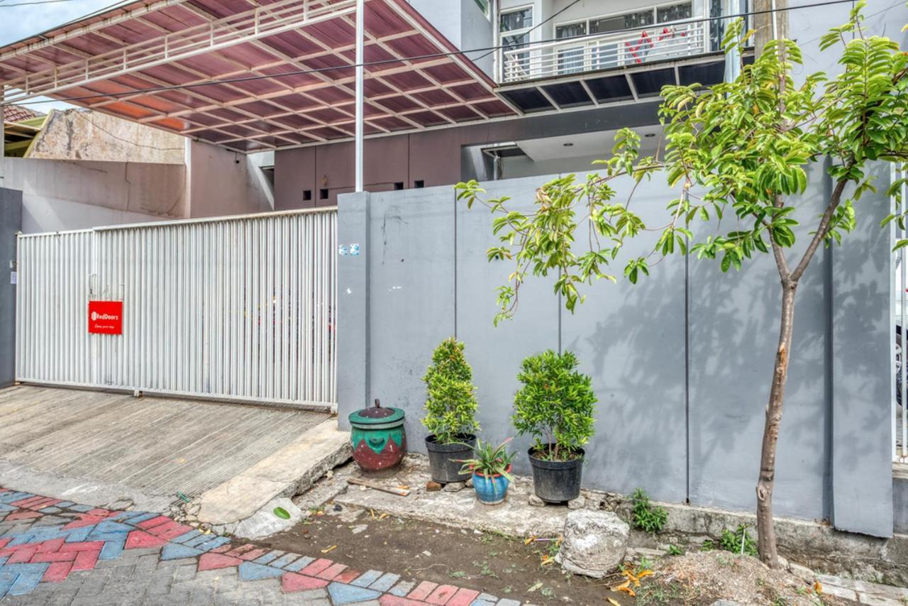 Reddoorz Near Surabaya Zoo Hotel Екстериор снимка
