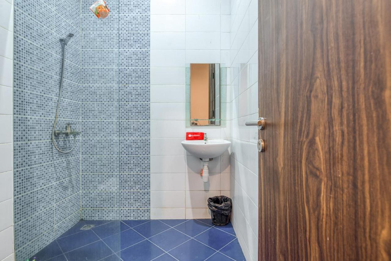 Reddoorz Near Surabaya Zoo Hotel Екстериор снимка